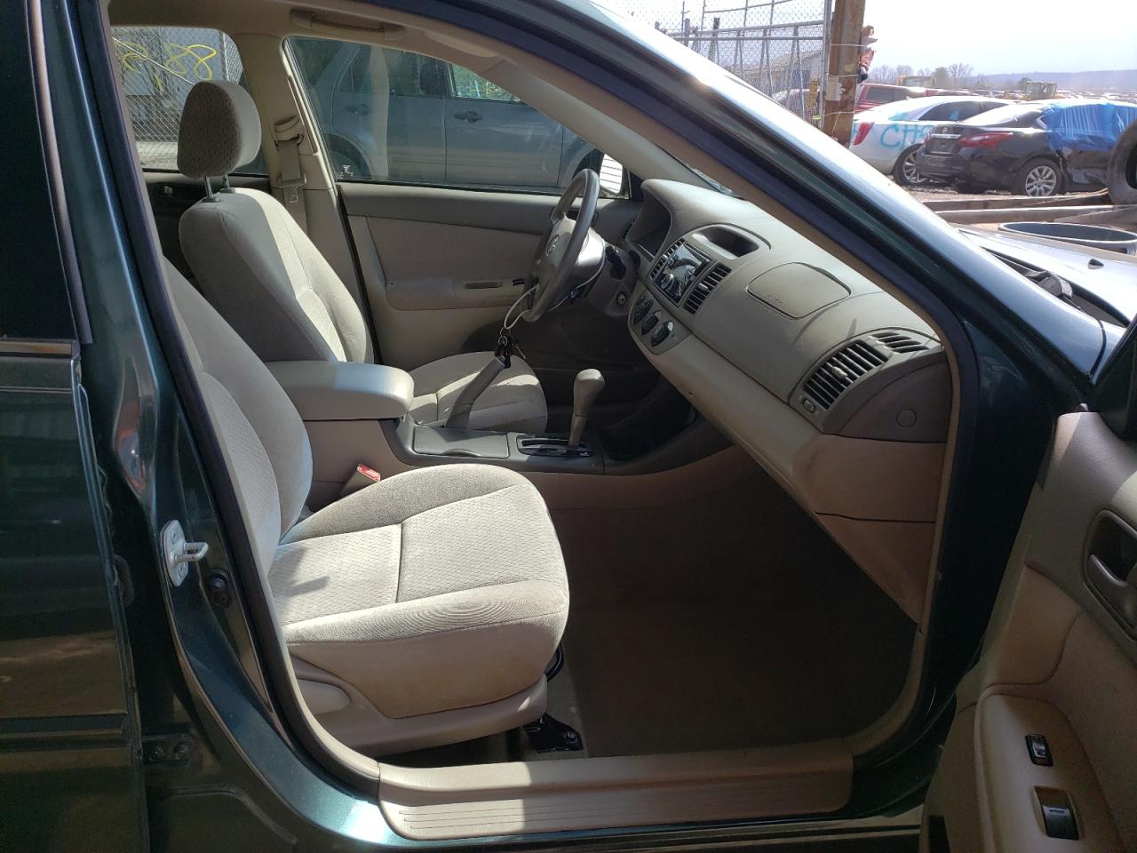 Photo 5 from auction – 2003 TOYOTA CAMRY LE with VIN 4T1BF32K63U551937