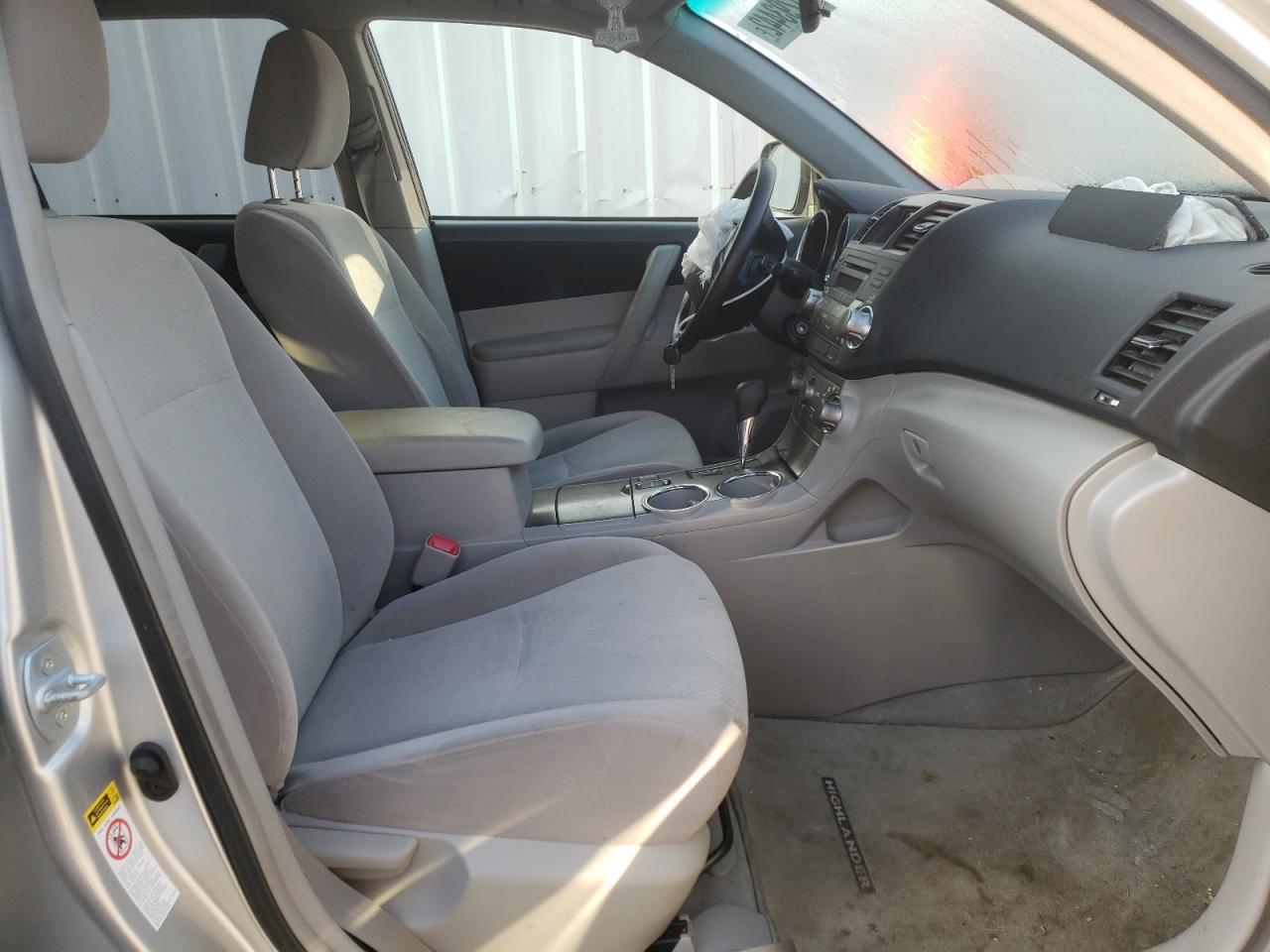 Photo 5 from auction – 2010 TOYOTA HIGHLANDER with VIN JTEZK3EH5A2102283