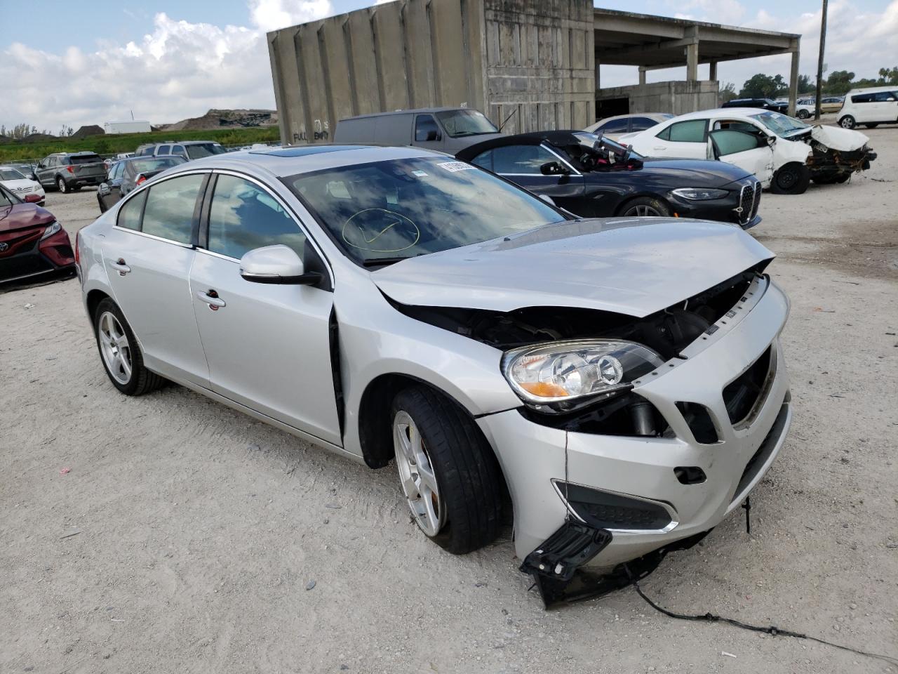 VOLVO S60 T5 2012 with VIN YV1622FS7C2043228 - Photo from auction