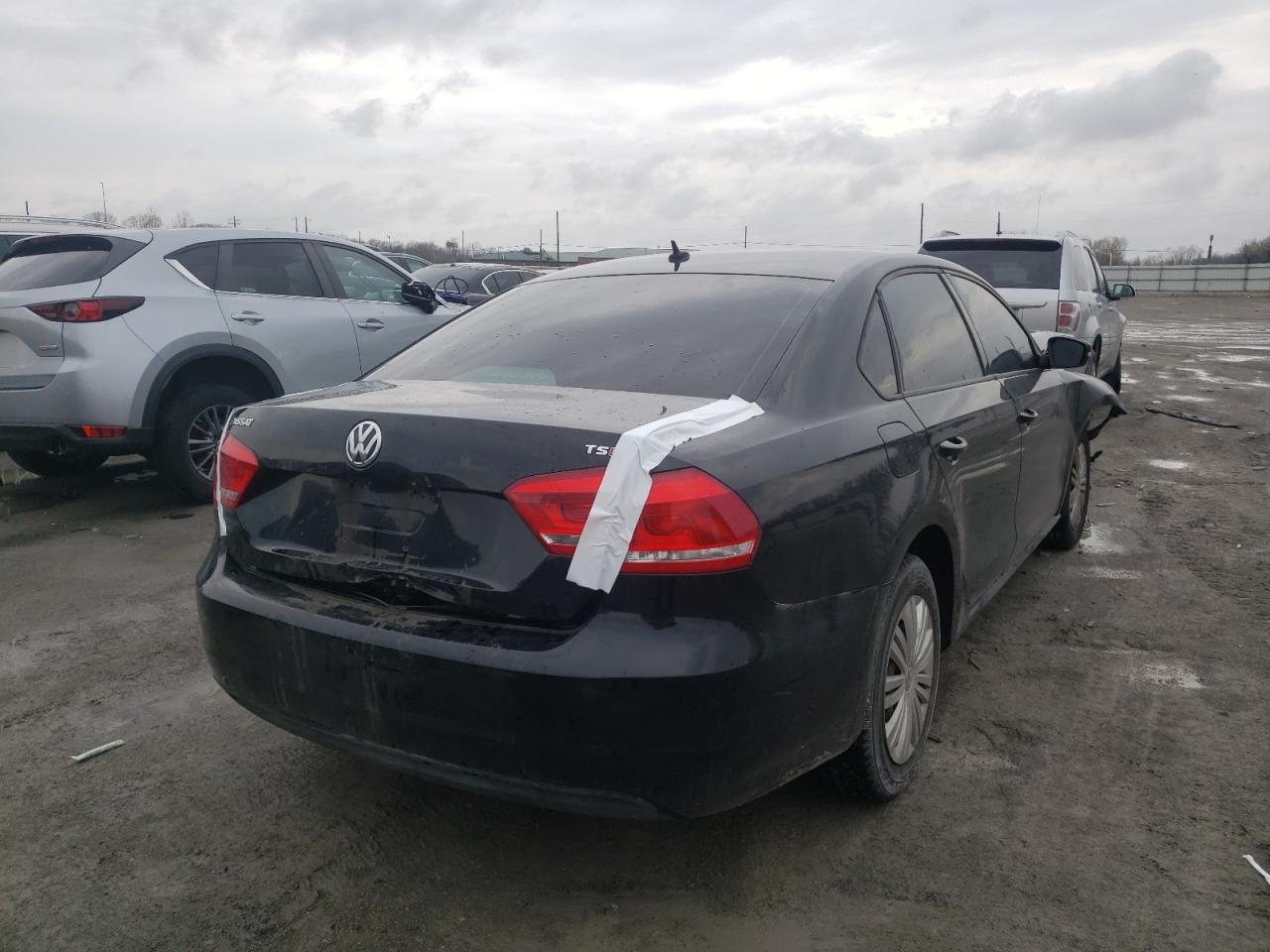 Photo 4 from auction – 2014 VOLKSWAGEN PASSAT S with VIN 1VWAS7A3XEC064243