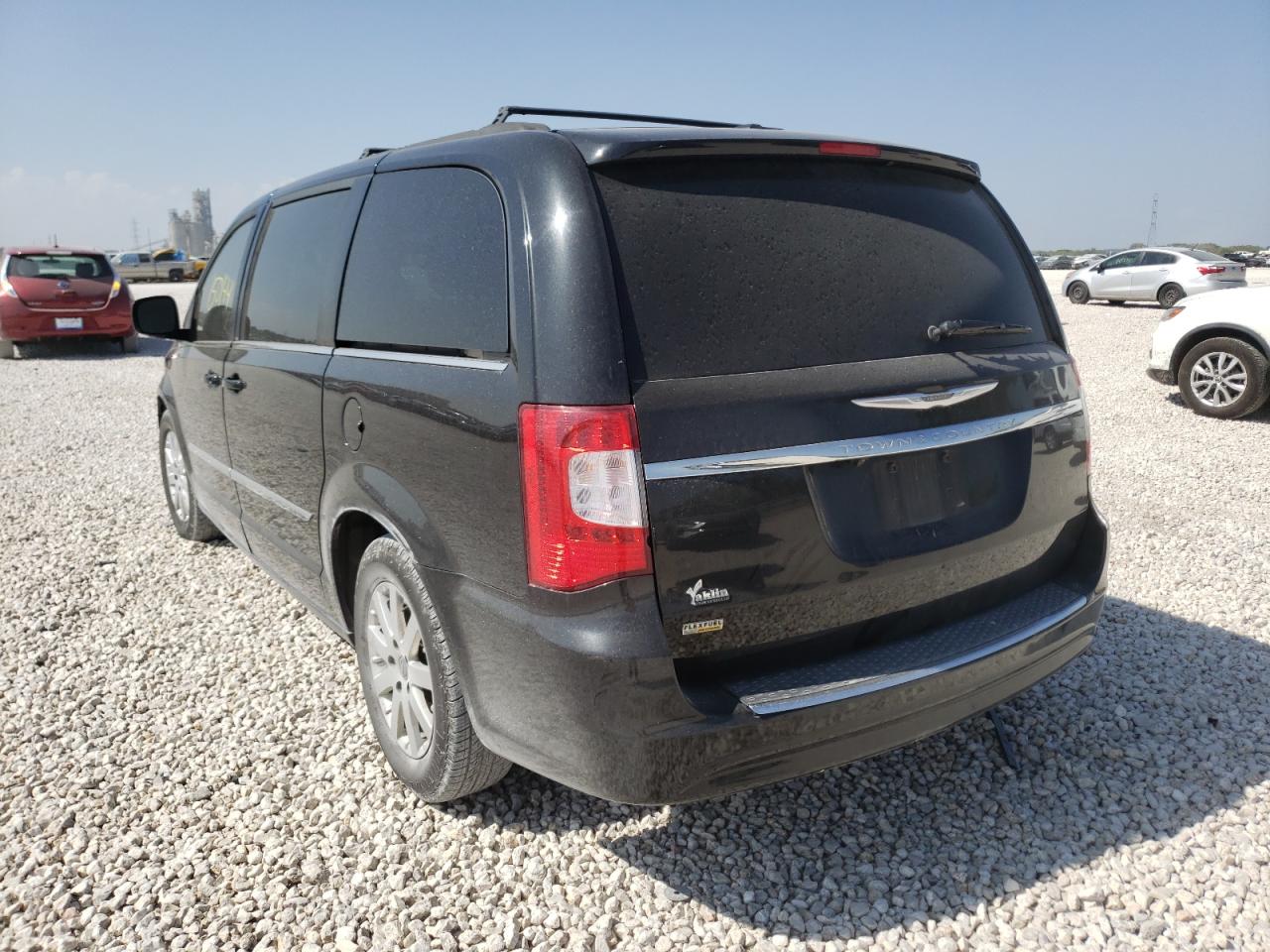 Photo 3 from auction – 2014 CHRYSLER TOWN & COU with VIN 2C4RC1BG1ER207279