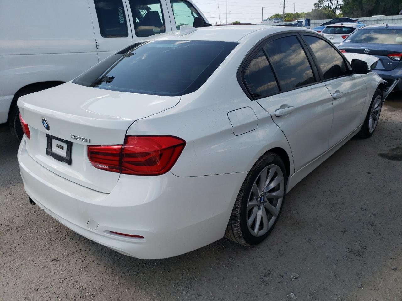 Photo 4 from auction – 2018 BMW 320 I with VIN WBA8A9C58JAD27740