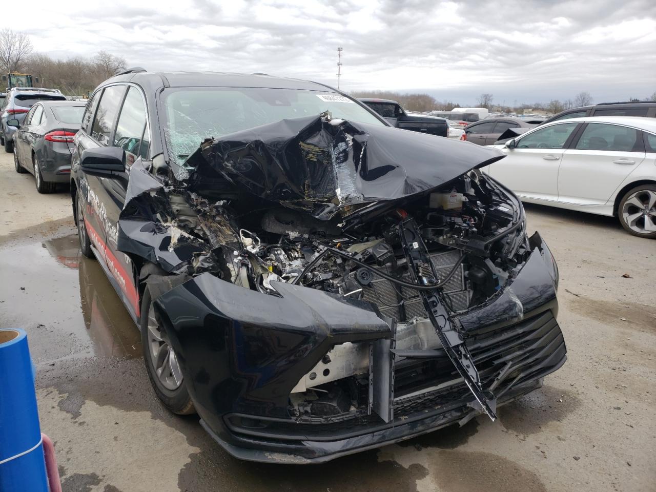 TOYOTA SIENNA LE 2021 with VIN 5TDKSKFC3MS028278 - Photo from auction