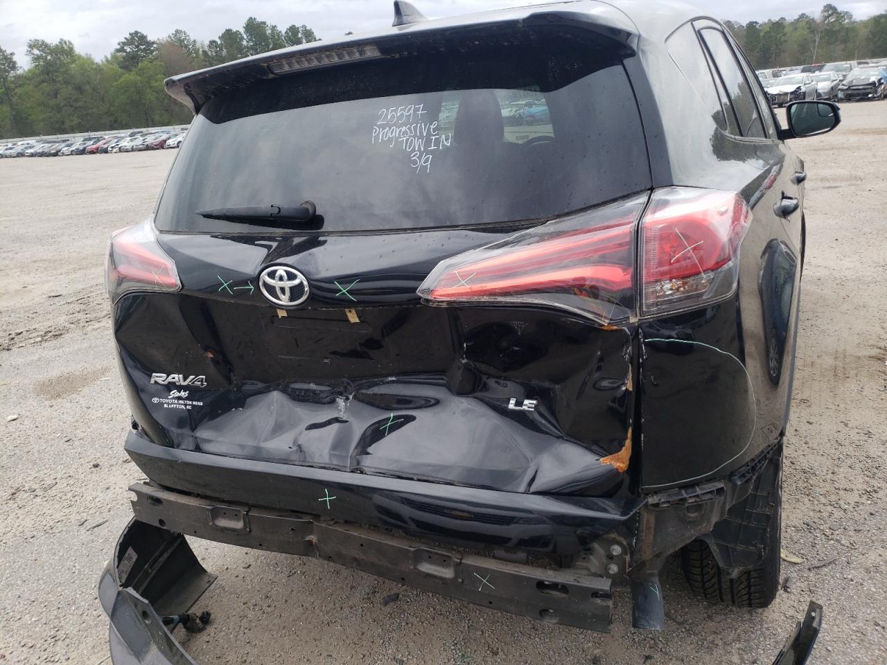 Photo 9 from auction – 2018 TOYOTA RAV4 LE with VIN 2T3ZFREV1JW443107
