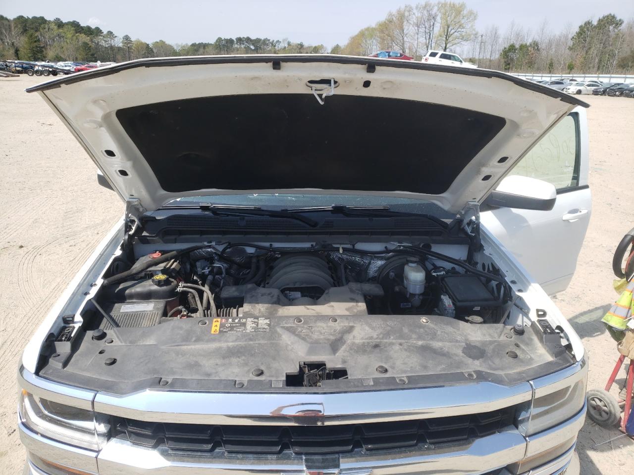 Photo 7 from auction – 2018 CHEVROLET SILVERADO with VIN 1GCVKREC9JZ174895