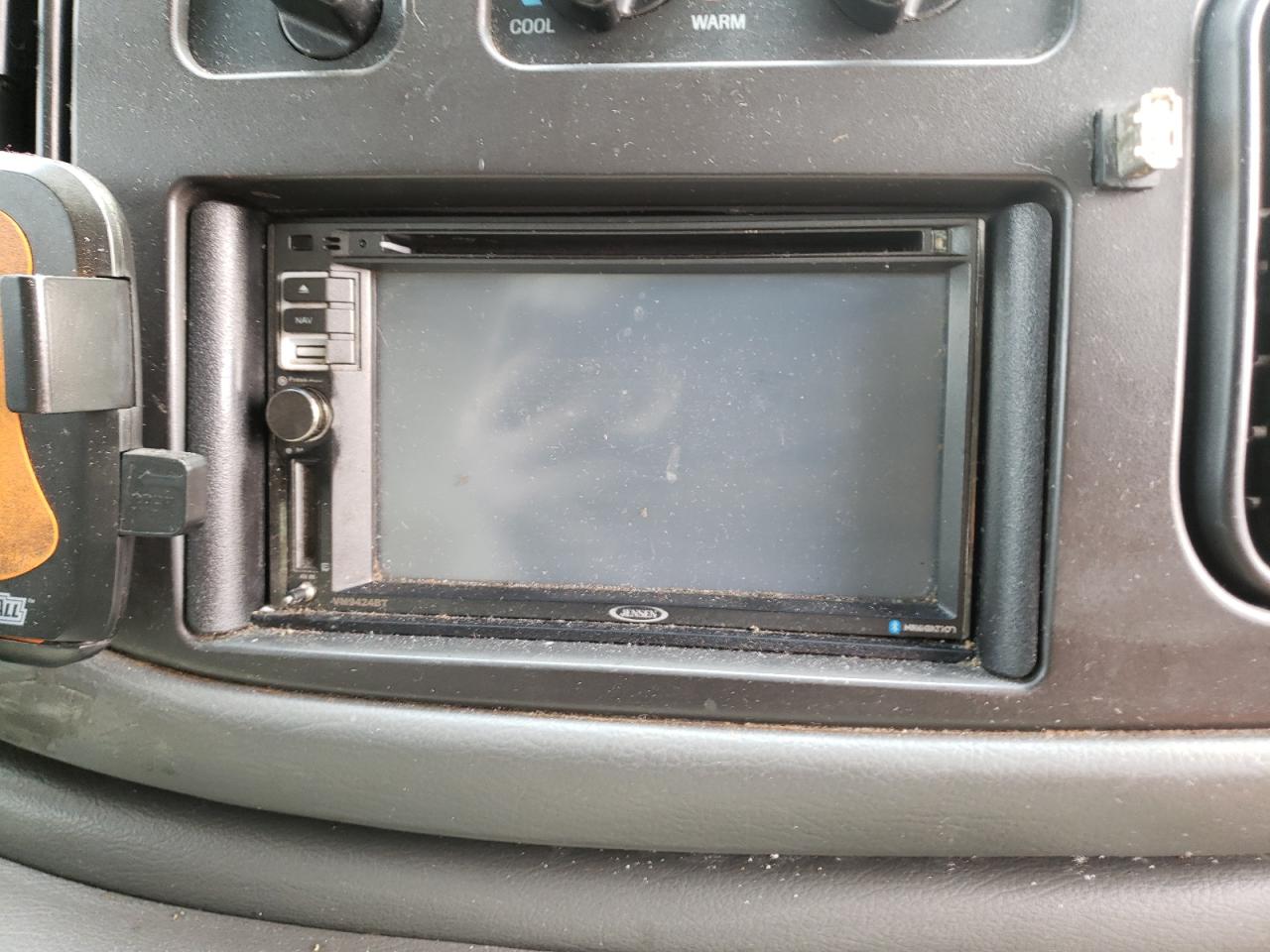 Photo 9 from auction – 2005 FORD E350 with VIN 1FBNE31L85HB06775
