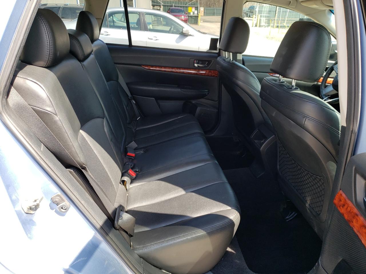 Photo 6 from auction – 2010 SUBARU OUTBACK 3. with VIN 4S4BRDLC3A2360263