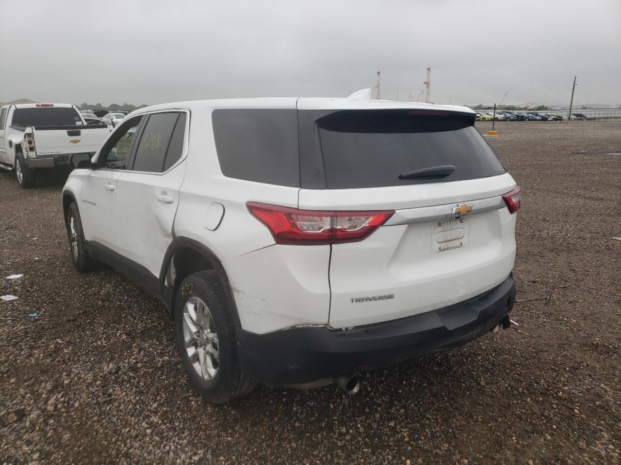 Photo 13 from auction – 2018 CHEVROLET TRAVERSE L with VIN 1GNERFKW4JJ137266