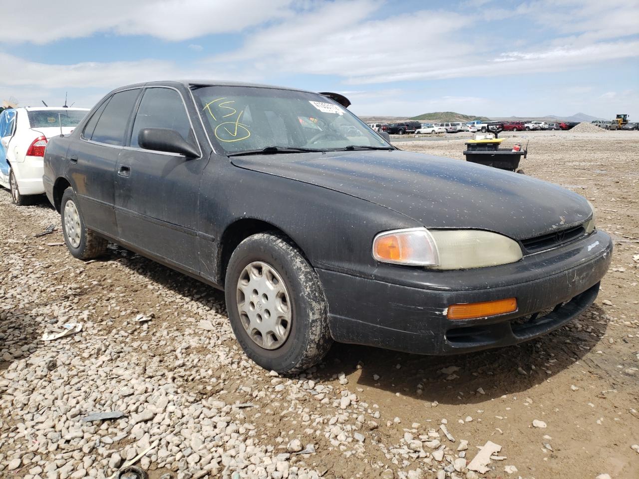 TOYOTA CAMRY LE 1995 with VIN JT2SK12E8S0302052 - Photo from auction