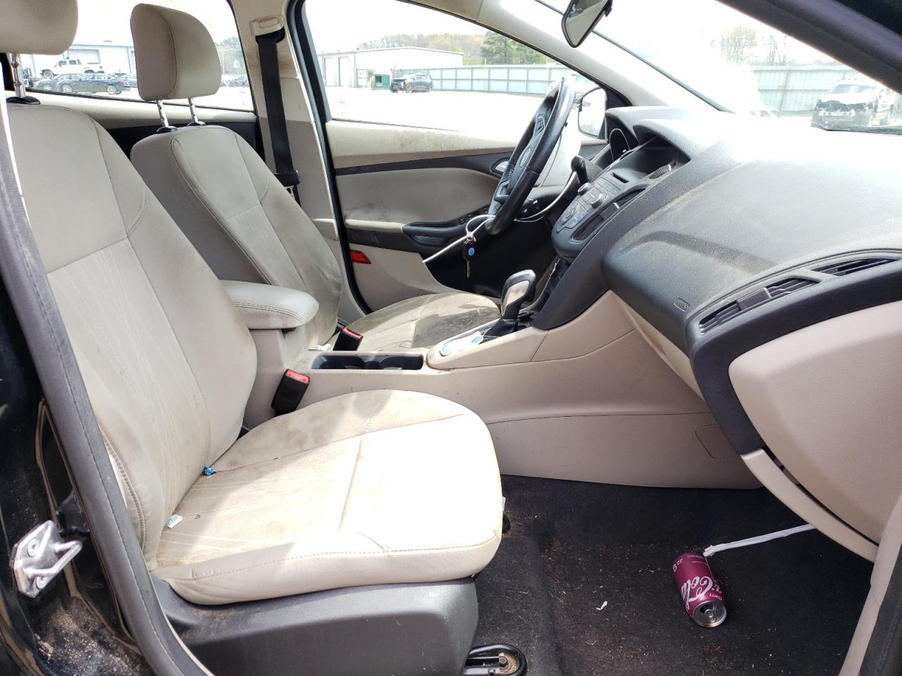 Photo 5 from auction – 2016 FORD FOCUS SE with VIN 1FADP3F22GL383543