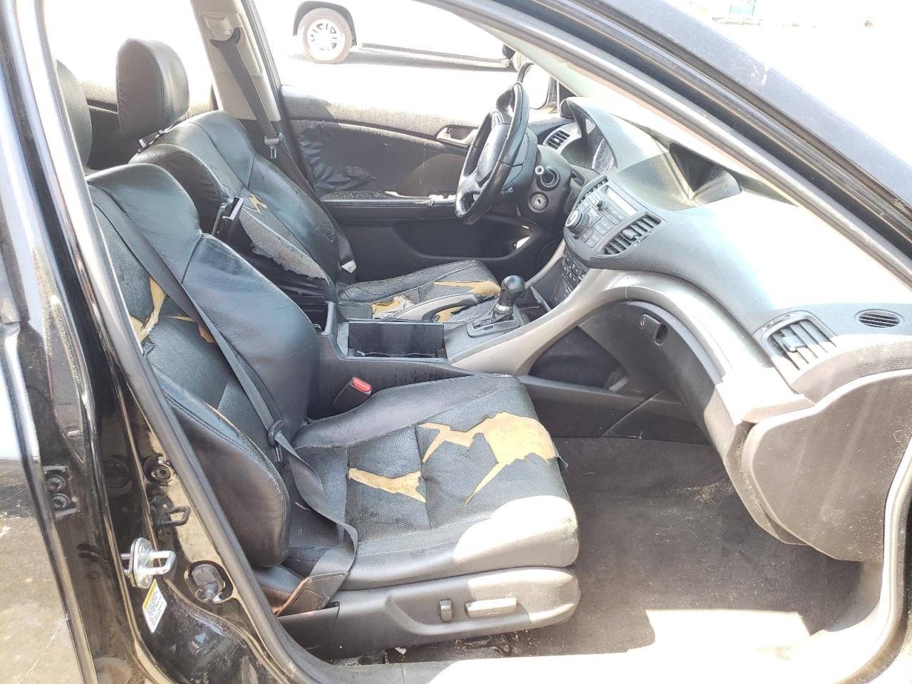 Photo 5 from auction – 2010 ACURA TSX with VIN JH4CU2F64AC041061