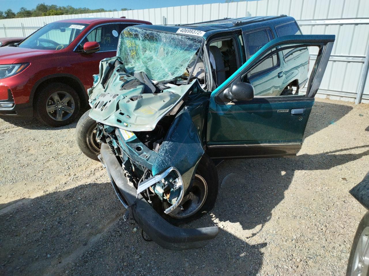 Photo 2 from auction – 1998 FORD EXPLORER with VIN 1FMZU34E6WZA29957