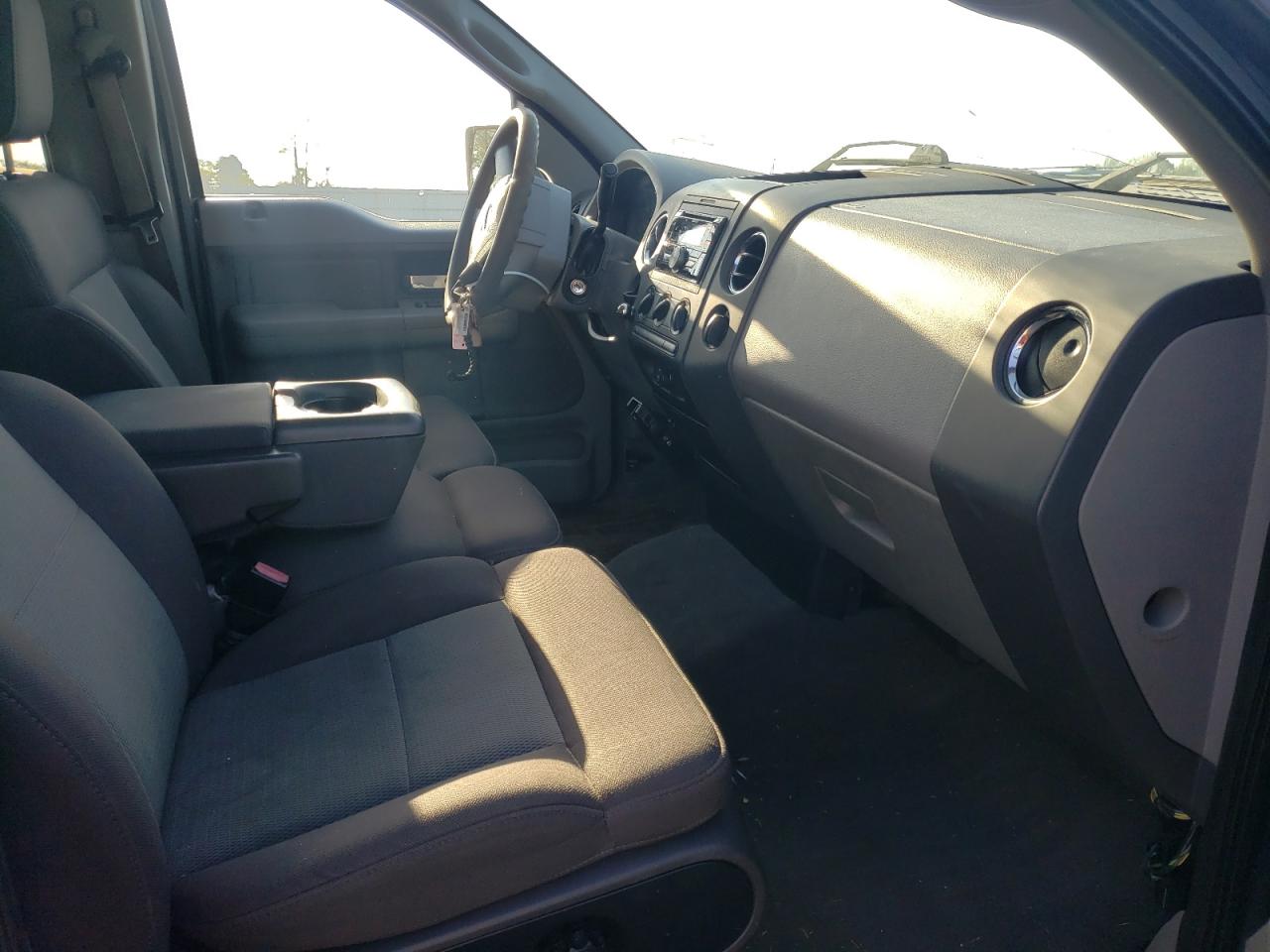 Photo 5 from auction – 2005 FORD F150 SUPER with VIN 1FTPW125X5FA13905