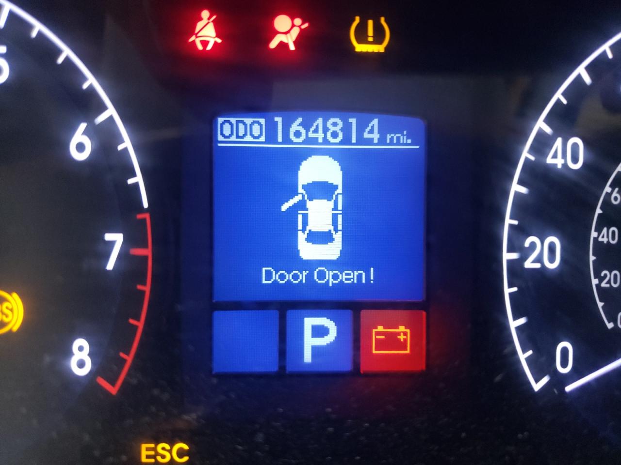 Photo 8 from auction – 2013 HYUNDAI GENESIS 3. with VIN KMHGC4DD9DU215607