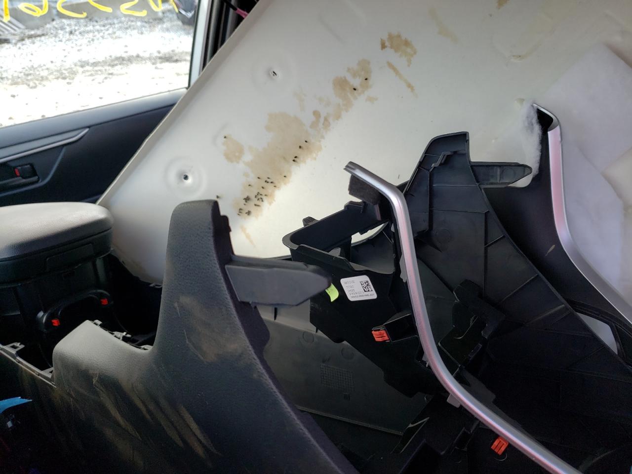 Photo 9 from auction – 2019 TOYOTA RAV4 LE with VIN 2T3G1RFV8KW024936