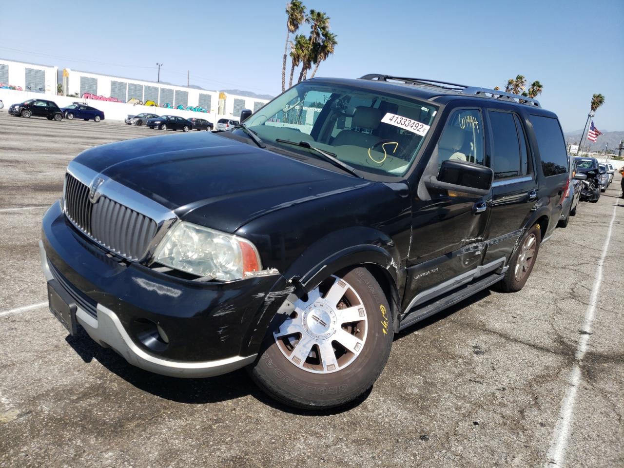 Photo 2 from auction – 2004 LINCOLN NAVIGATOR with VIN 5LMFU27R94LJ34226