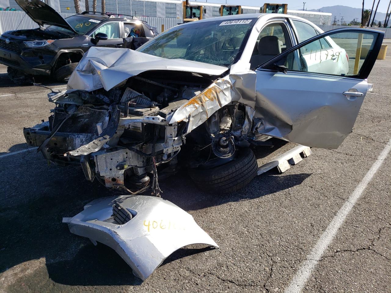 Photo 2 from auction – 2011 TOYOTA CAMRY BASE with VIN 4T1BF3EK9BU744738
