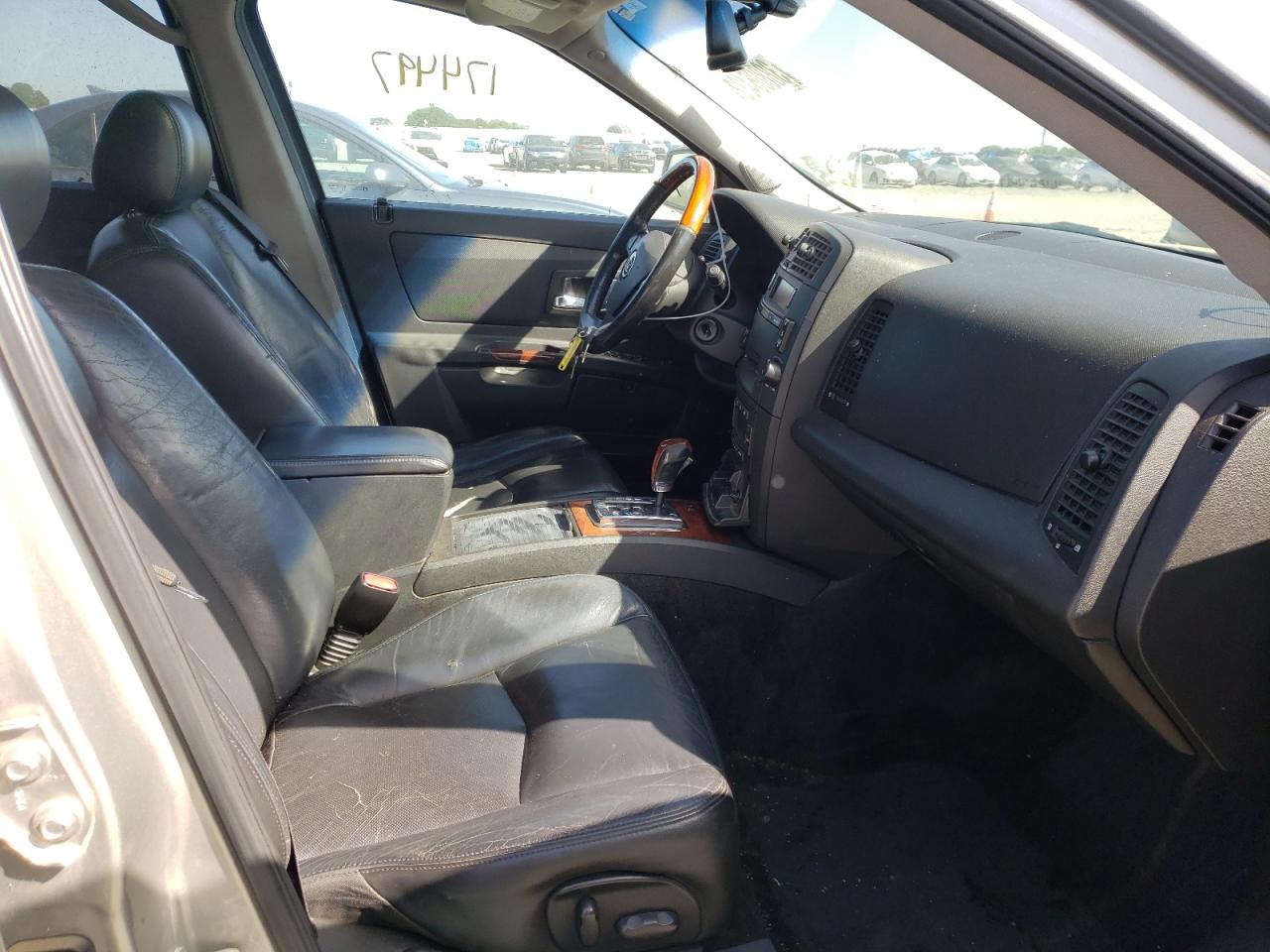 Photo 5 from auction – 2005 CADILLAC SRX with VIN 1GYEE637950157031