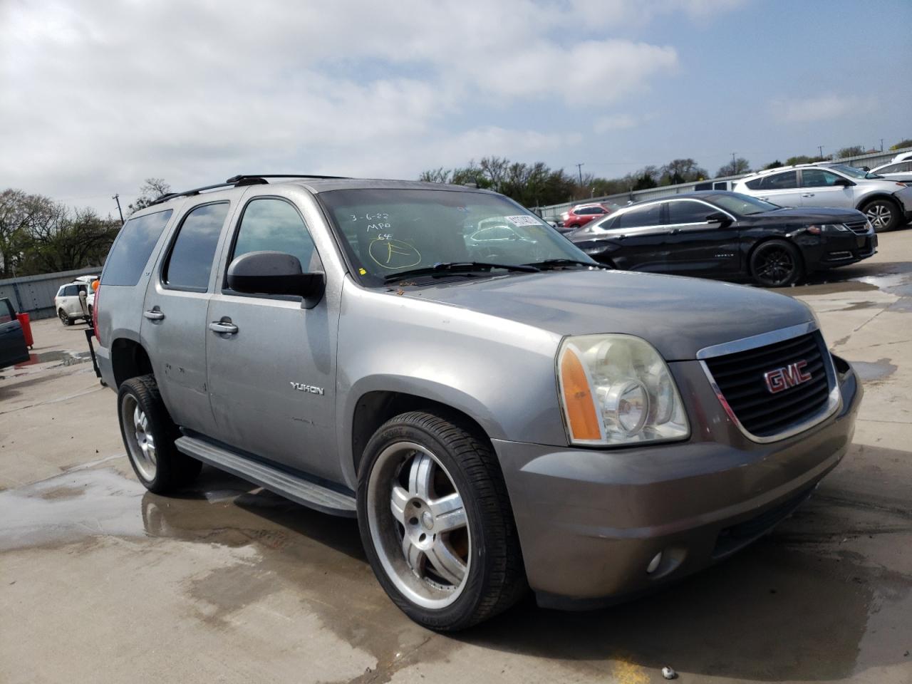 GMC YUKON 2007 with VIN 1GKFC13087R221617 - Photo from auction