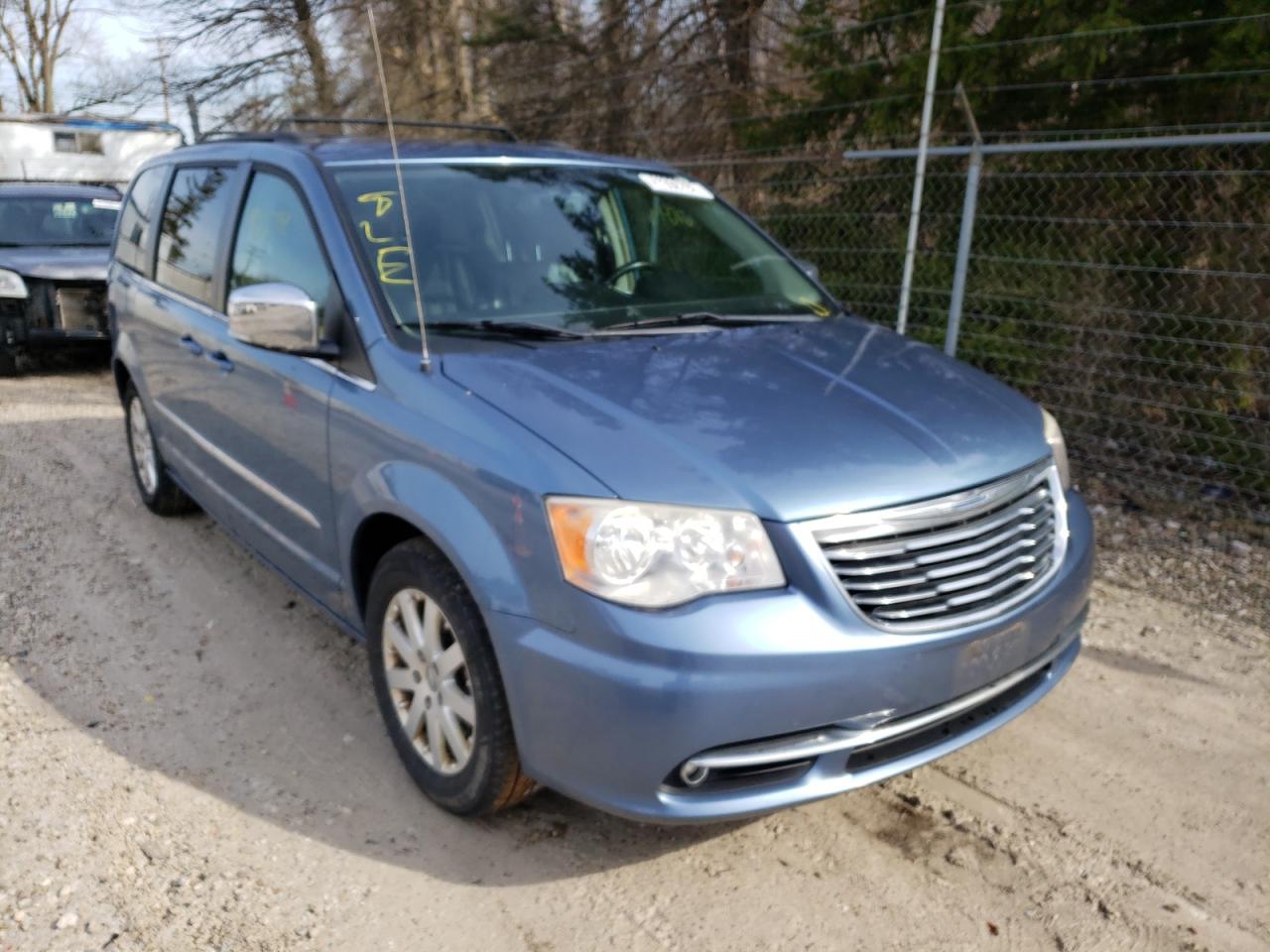 Photo 1 from auction – 2012 CHRYSLER TOWN & COU with VIN 2C4RC1CG3CR136825