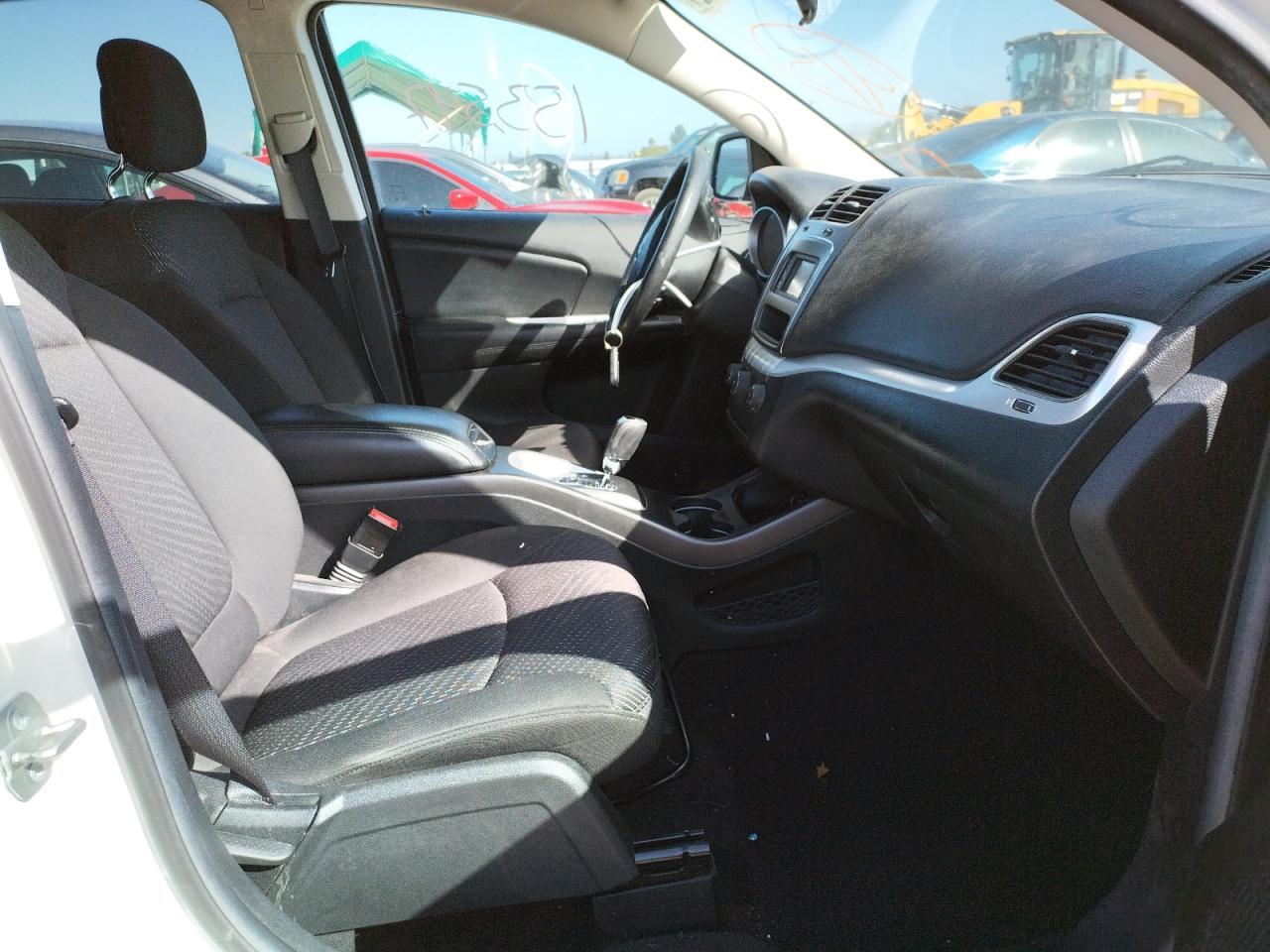 Photo 5 from auction – 2016 DODGE JOURNEY SE with VIN 3C4PDCAB2GT208740