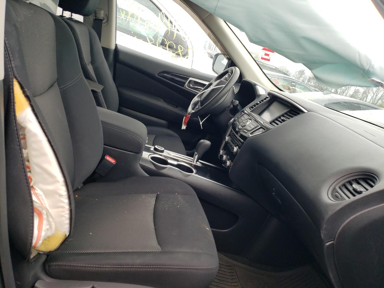 Photo 5 from auction – 2017 NISSAN PATHFINDER with VIN 5N1DR2MM9HC682592