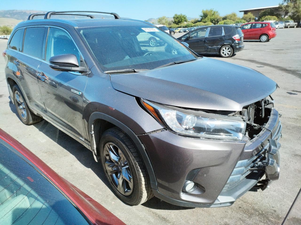 TOYOTA HIGHLANDER 2017 with VIN 5TDDGRFH8HS028376 - Photo from auction