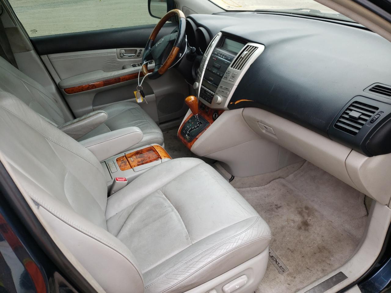 Photo 5 from auction – 2005 LEXUS RX 330 with VIN 2T2HA31U85C062032