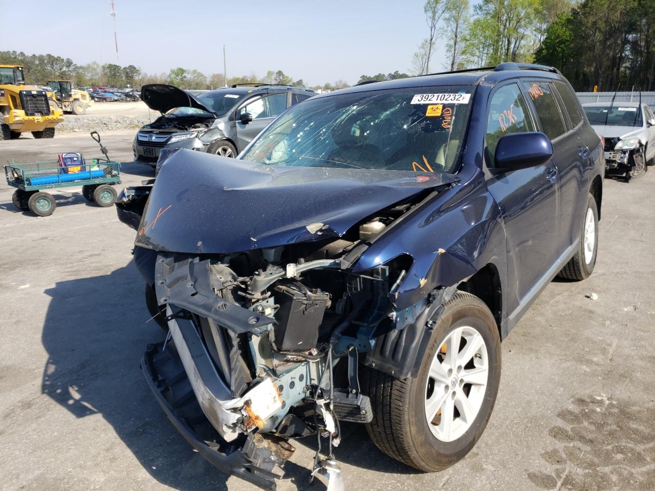 Photo 2 from auction – 2013 TOYOTA HIGHLANDER with VIN 5TDZK3EHXDS127133