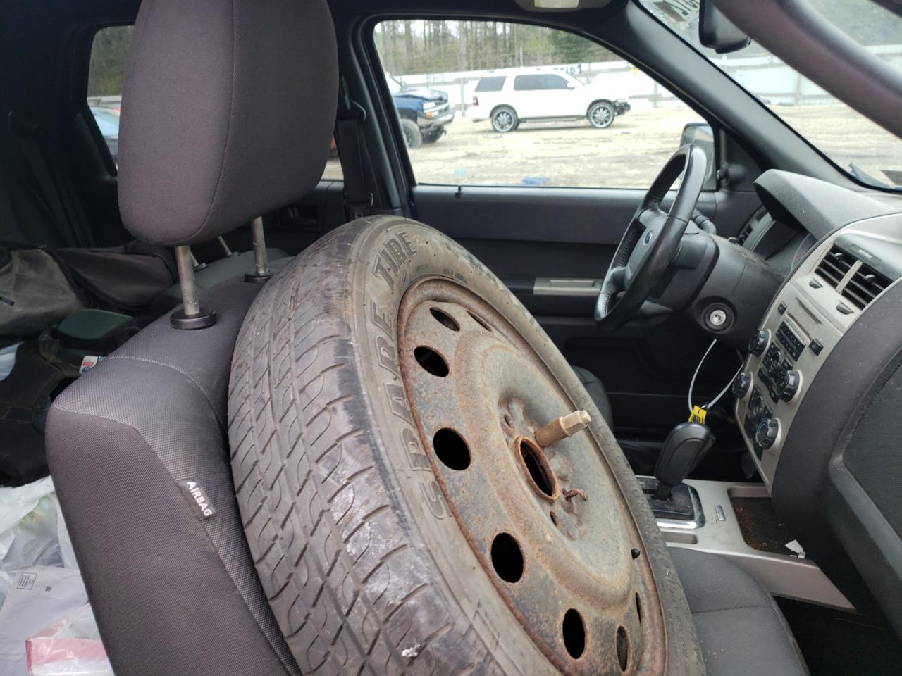 Photo 5 from auction – 2011 FORD ESCAPE XLT with VIN 1FMCU0DG9BKC27781