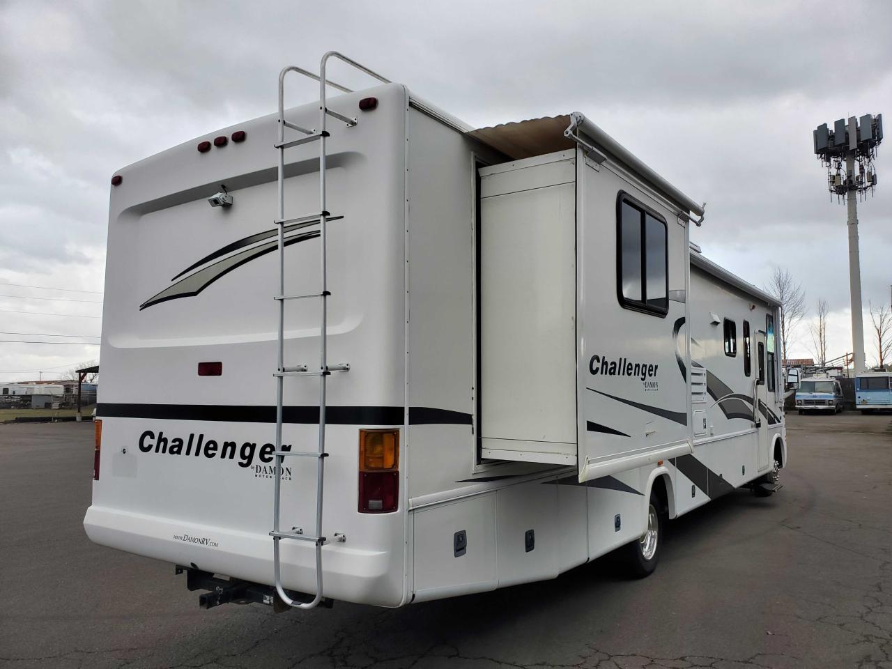 Photo 4 from auction – 2005 WORKHORSE CUSTOM CHASSIS W22 with VIN 5B4MP67G043392393