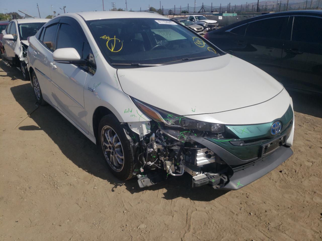 TOYOTA PRIUS PRIM 2017 with VIN JTDKARFP2H3053176 - Photo from auction
