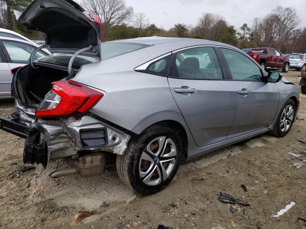 Photo 4 from auction – 2017 HONDA CIVIC LX with VIN 19XFC2F58HE208954