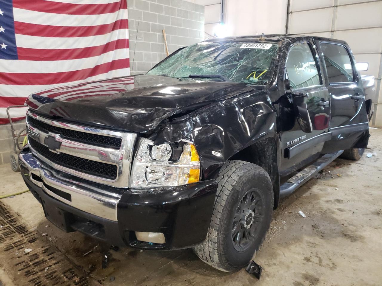 Photo 2 from auction – 2011 CHEVROLET SILVERADO with VIN 3GCPKSE37BG332765