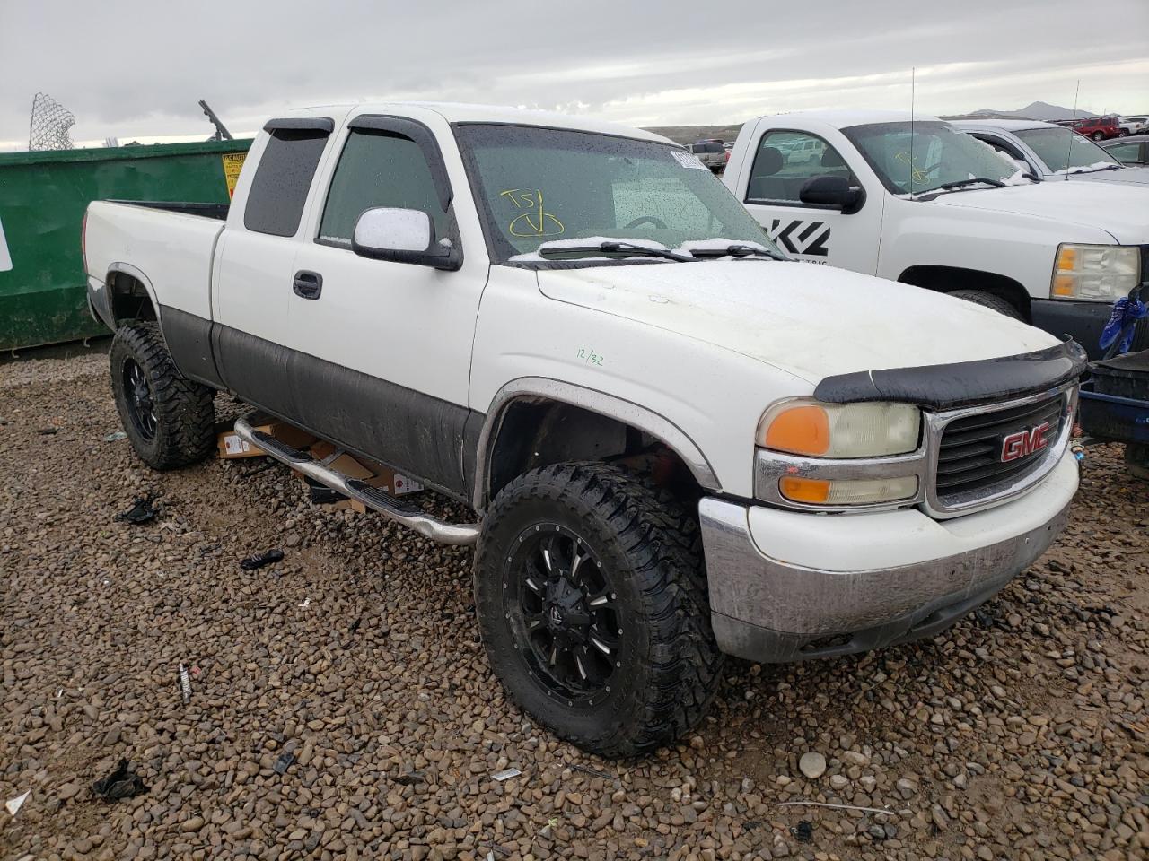 GMC NEW SIERRA 2001 with VIN 1GTEK19T01E100915 - Photo from auction