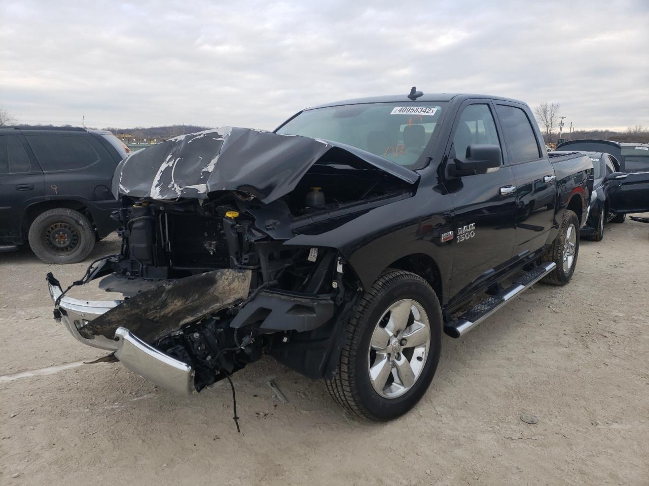 Фото 2 с аукциона – 2018 RAM 1500 SLT с VIN 3C6RR7LT4JG135773