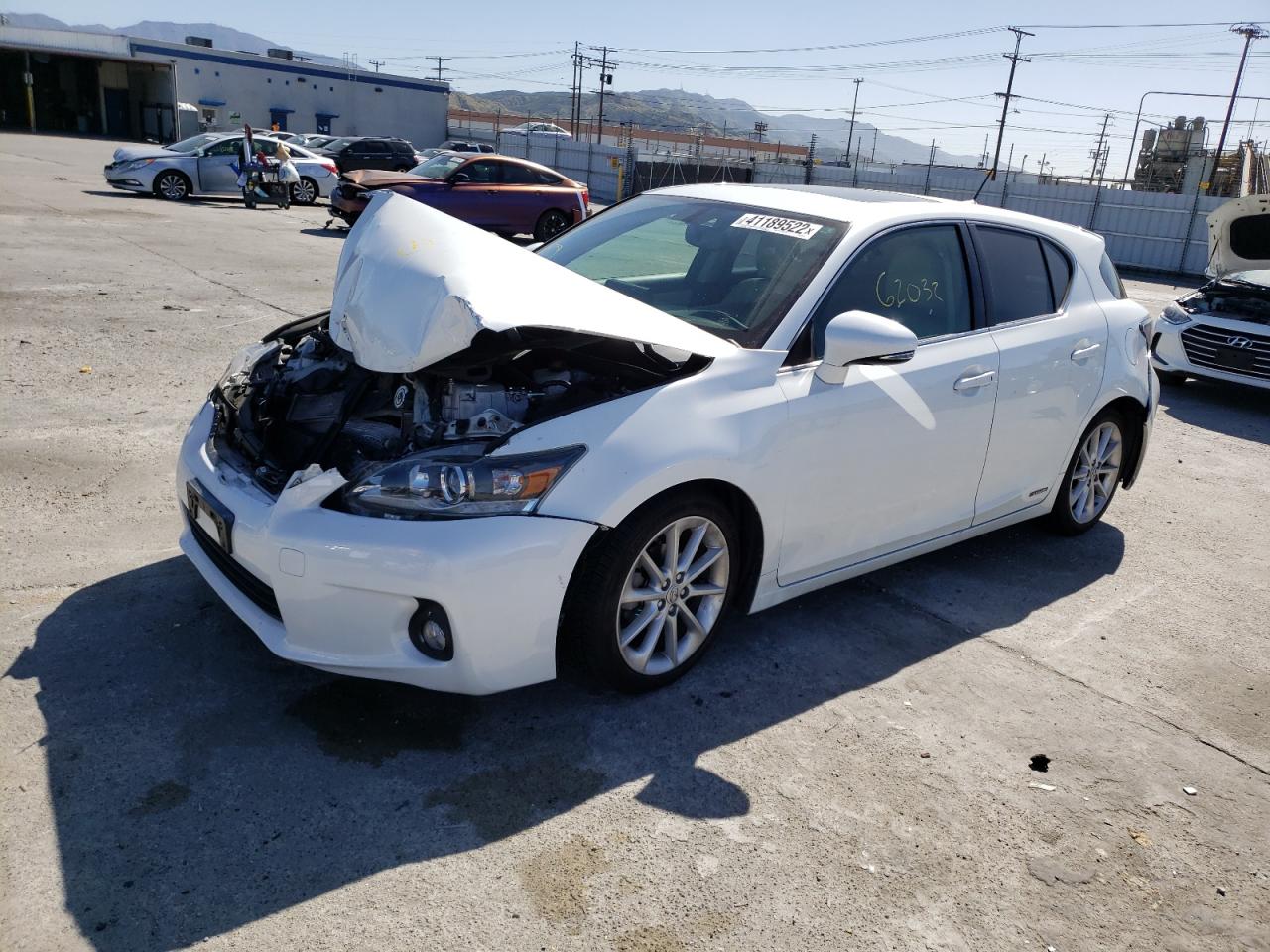 Photo 2 from auction – 2013 LEXUS CT 200 with VIN JTHKD5BH1D2172575