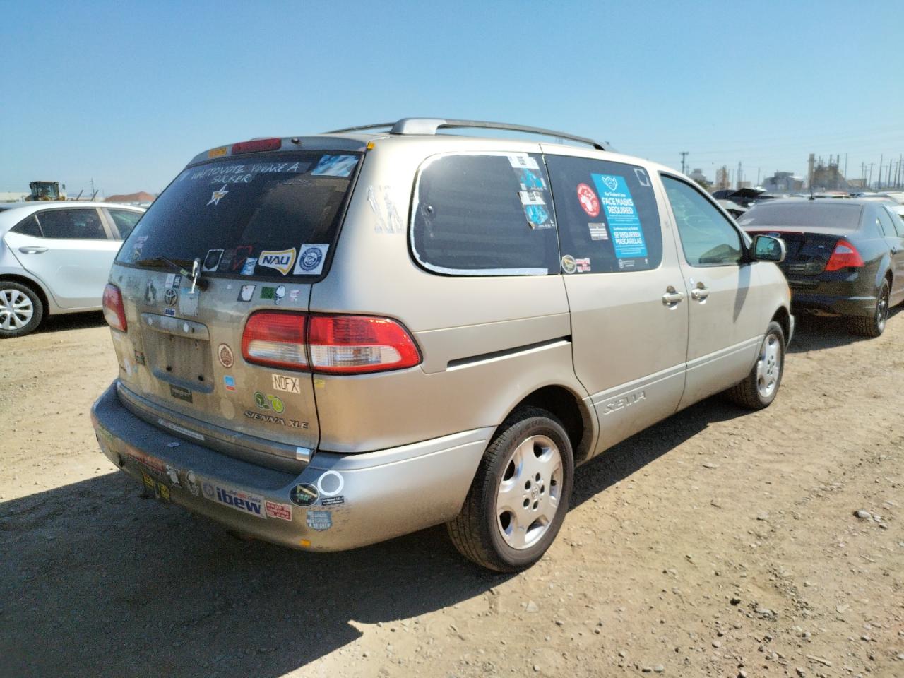 Photo 4 from auction – 2002 TOYOTA SIENNA LE with VIN 4T3ZF13C92U431310