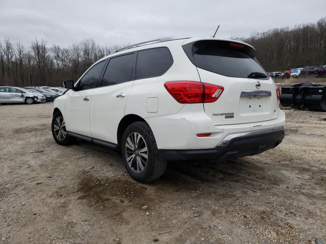 Photo 3 from auction – 2017 NISSAN PATHFINDER with VIN 5N1DR2MN7HC678355