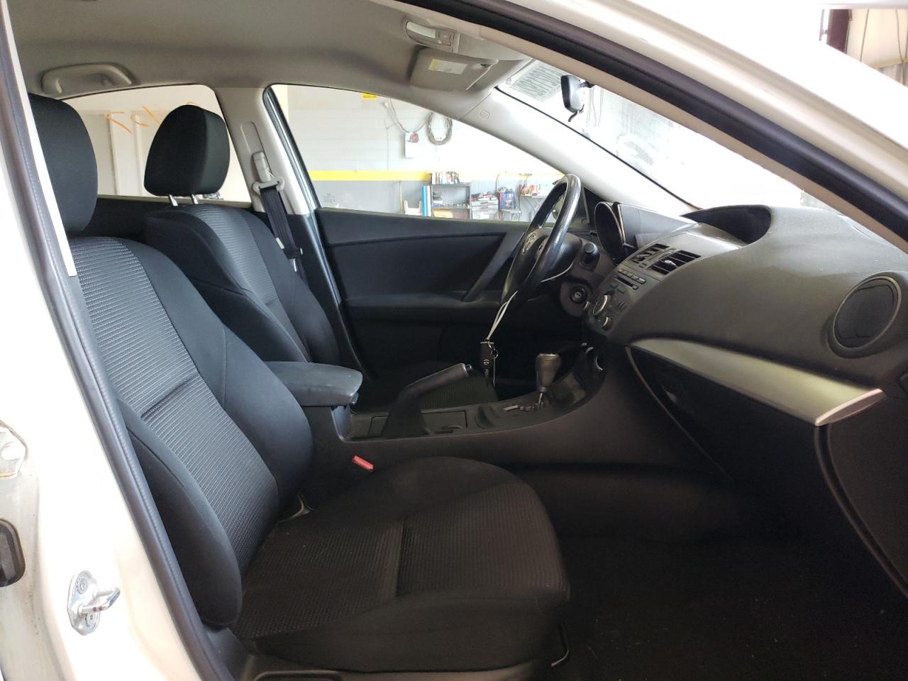 Photo 5 from auction – 2013 MAZDA 3 I with VIN JM1BL1UP5D1786732