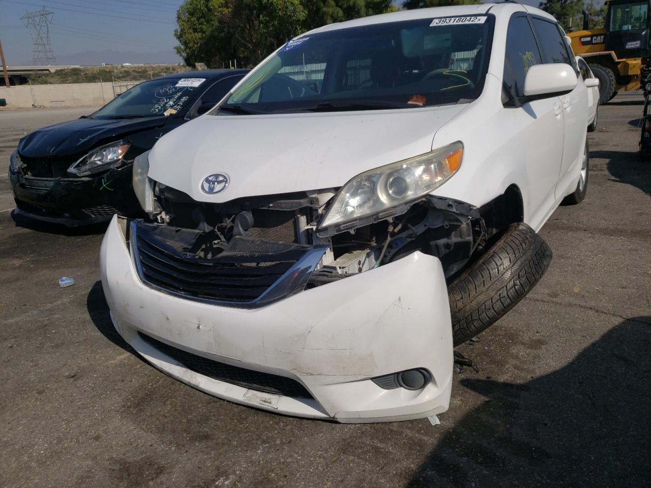 Photo 2 from auction – 2011 TOYOTA SIENNA LE with VIN 5TDKK3DC1BS165208