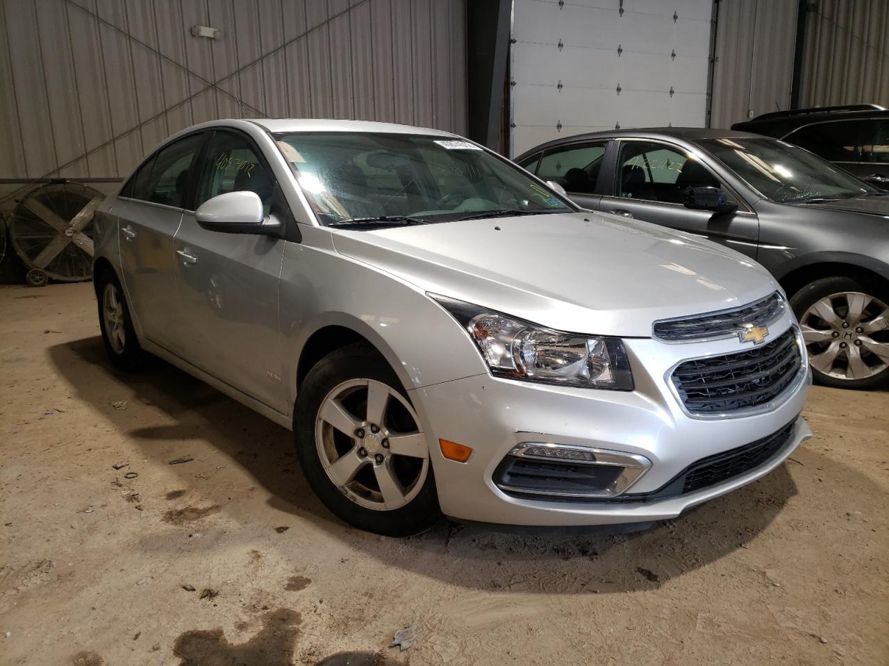 CHEVROLET CRUZE LT 2015 with VIN 1G1PC5SB9F7127081 - Photo from auction