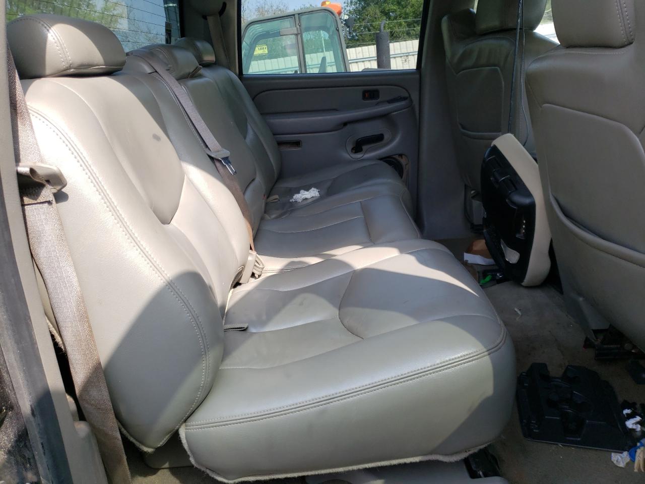 Photo 6 from auction – 2005 GMC NEW SIERRA with VIN 2GTEK13T551192653