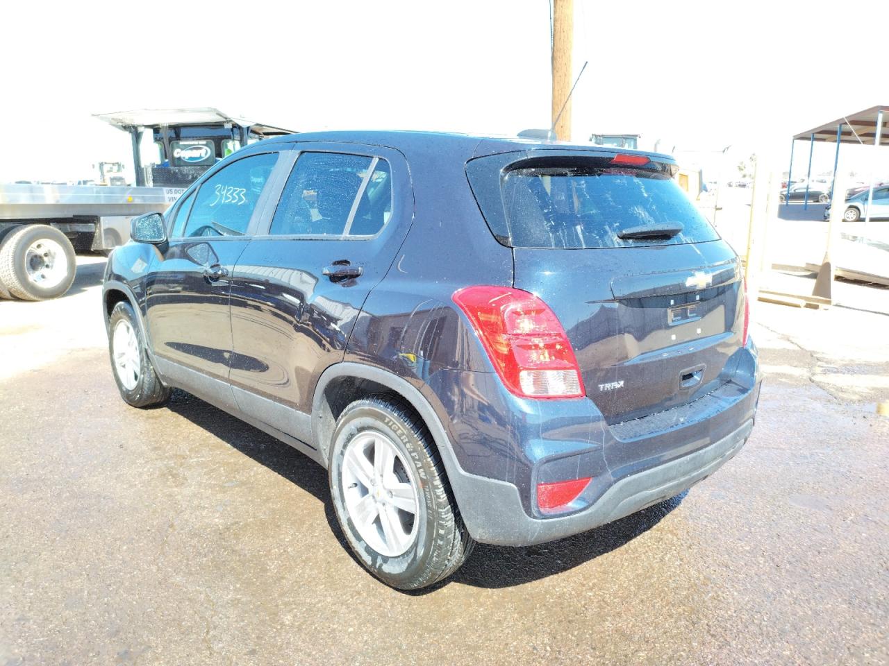 Photo 3 from auction – 2021 CHEVROLET TRAX LS with VIN KL7CJKSB6MB334108