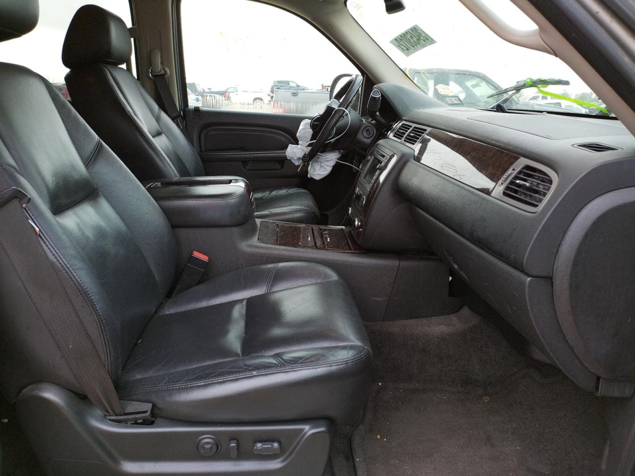 Photo 5 from auction – 2010 GMC YUKON DENA with VIN 1GKUCEEFXAR261575