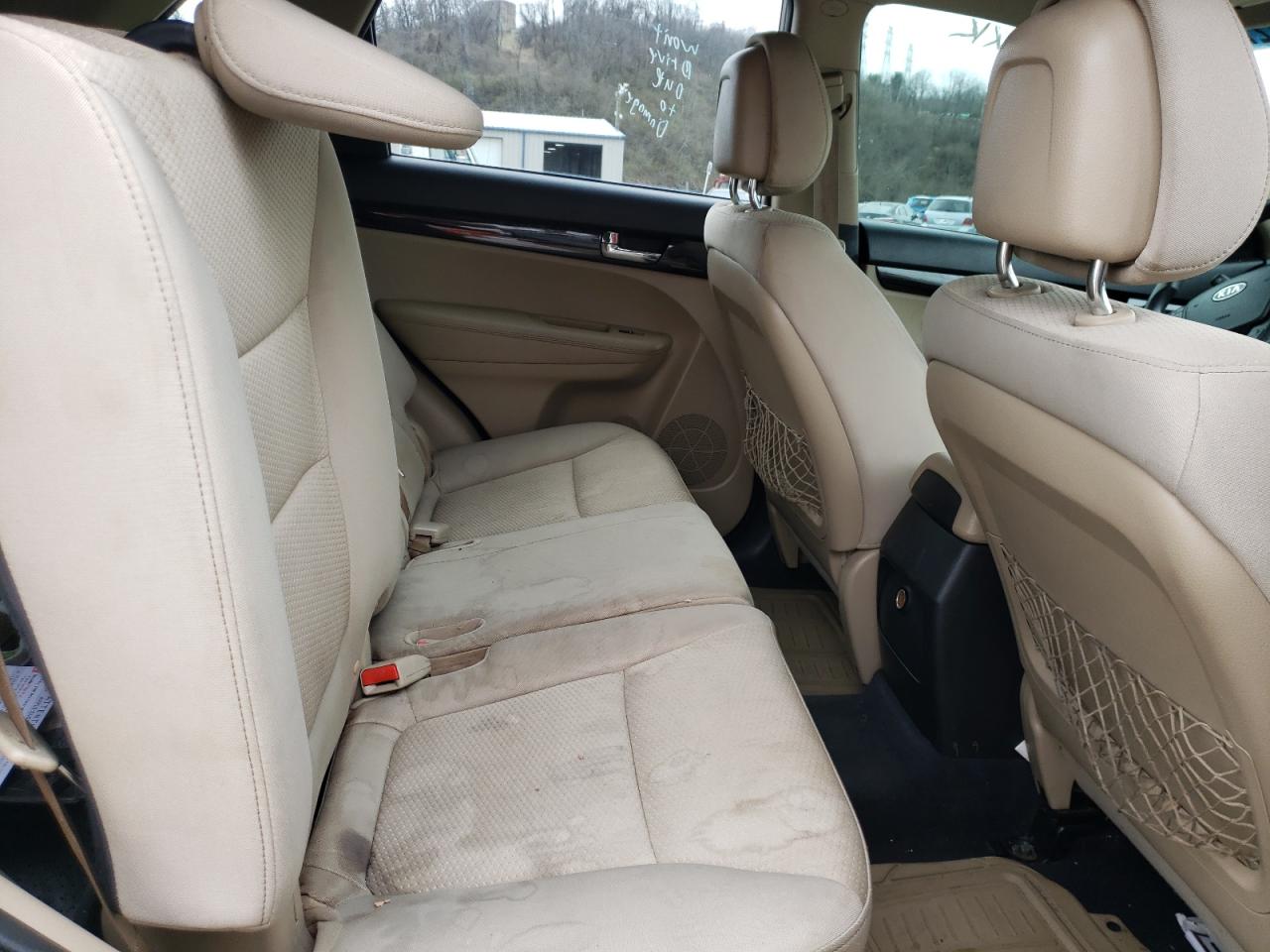 Photo 6 from auction – 2011 KIA SORENTO BA with VIN 5XYKT4A26BG085088