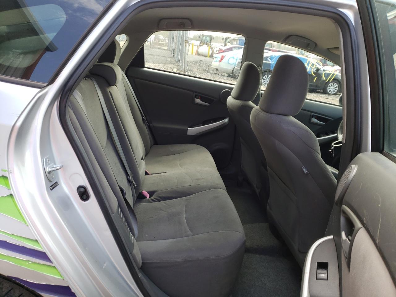 Photo 6 from auction – 2011 TOYOTA PRIUS with VIN JTDKN3DU3B1400849