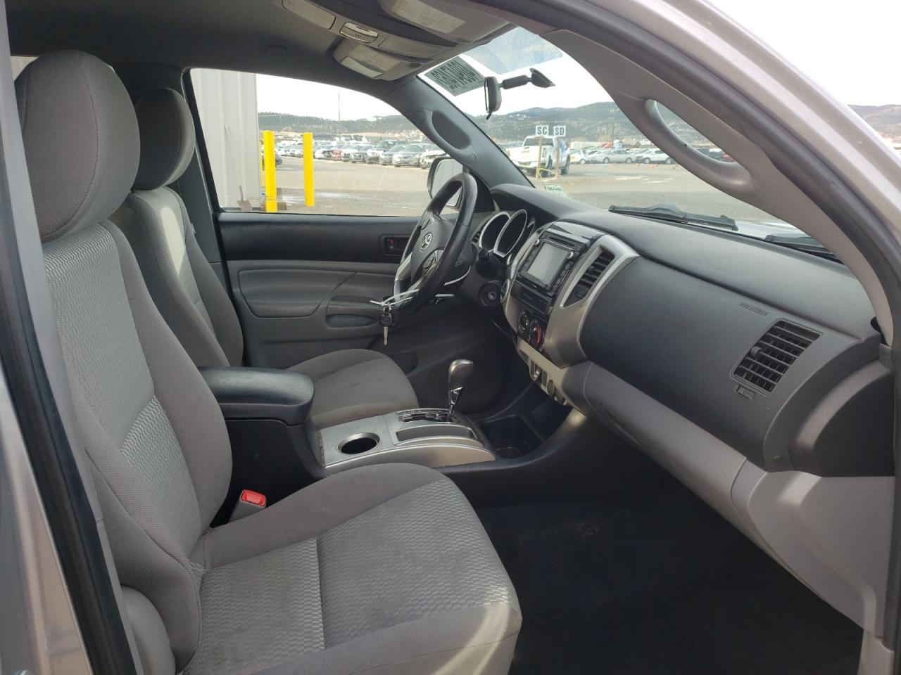 Photo 5 from auction – 2015 TOYOTA TACOMA DOU with VIN 3TMLU4EN1FM199286