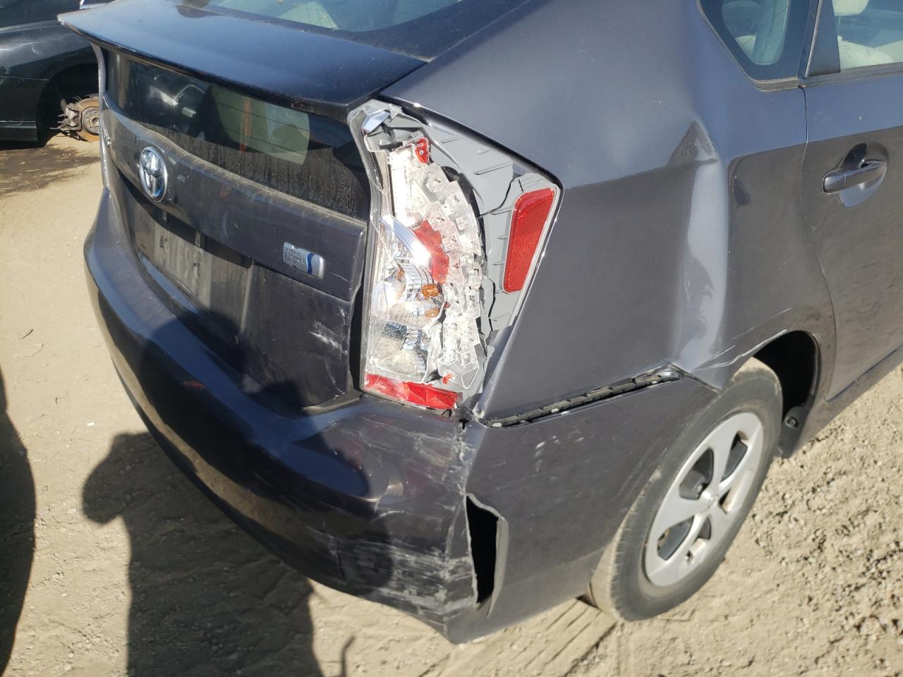 Photo 9 from auction – 2013 TOYOTA PRIUS with VIN JTDKN3DU4D5624773