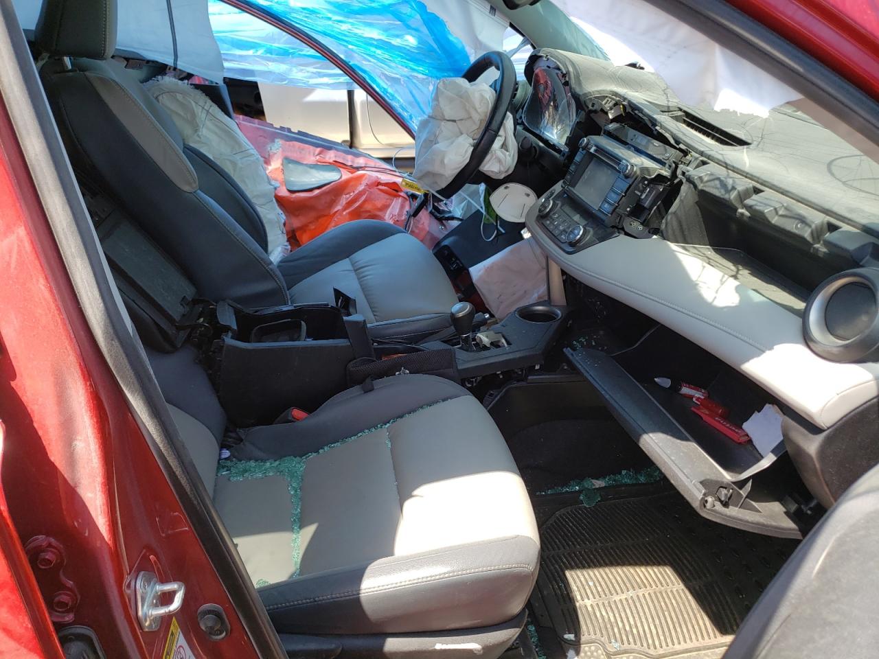 Photo 5 from auction – 2015 TOYOTA RAV4 LIMIT with VIN 2T3YFREV1FW217829